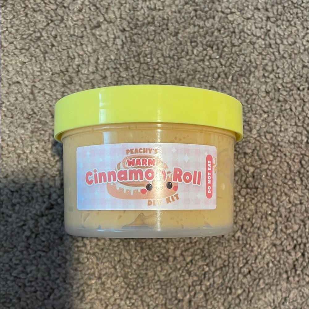 Warm Cinnamon Roll DIY Kit - Yellow